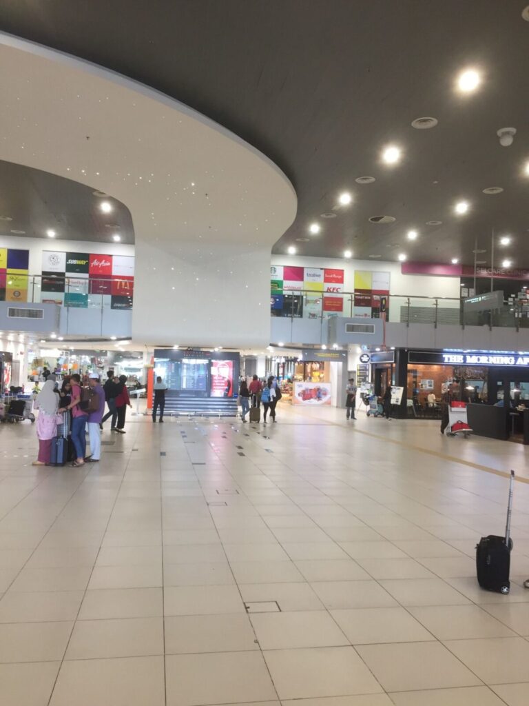 スバン空港の様子
