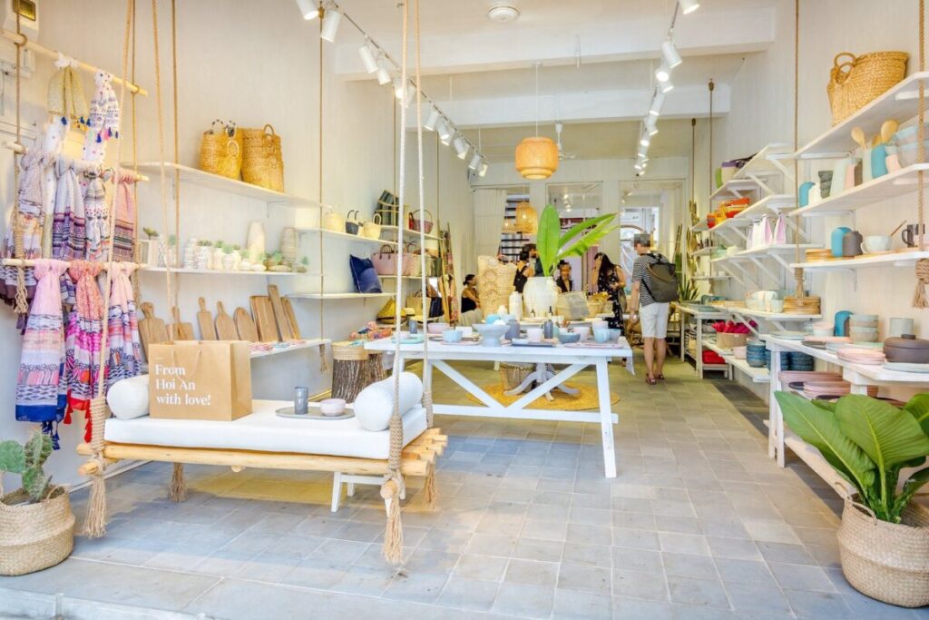 サンデー・イン・ホイアン店内