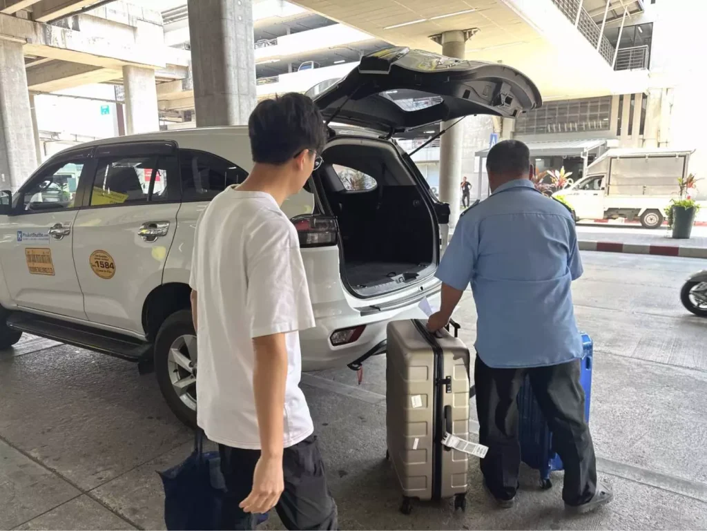 プーケット国際空港のチャーター便