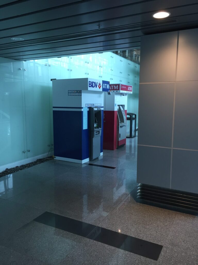 ダナン空港ATM