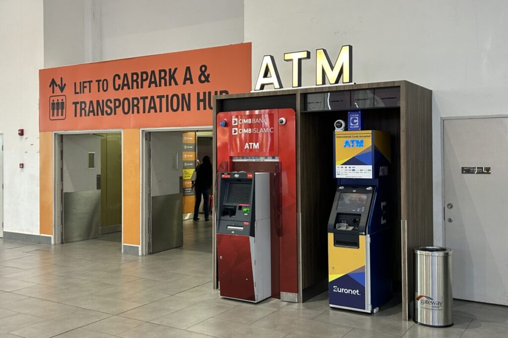 マレーシア国際空港KLIA2のATM