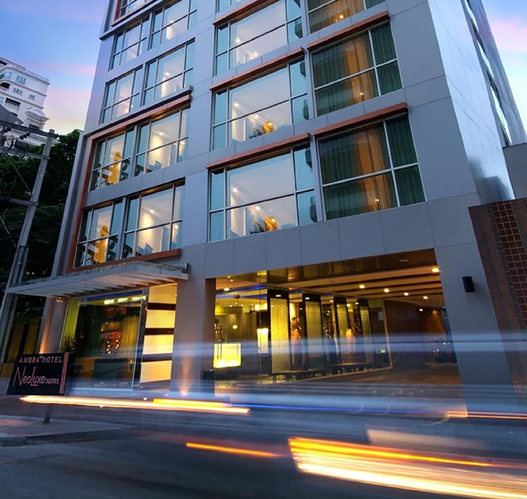 アモラ ネオラックス スイーツ 外観