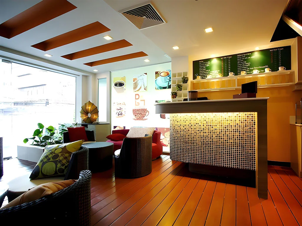 DS67 スイーツ ホテルのロビー