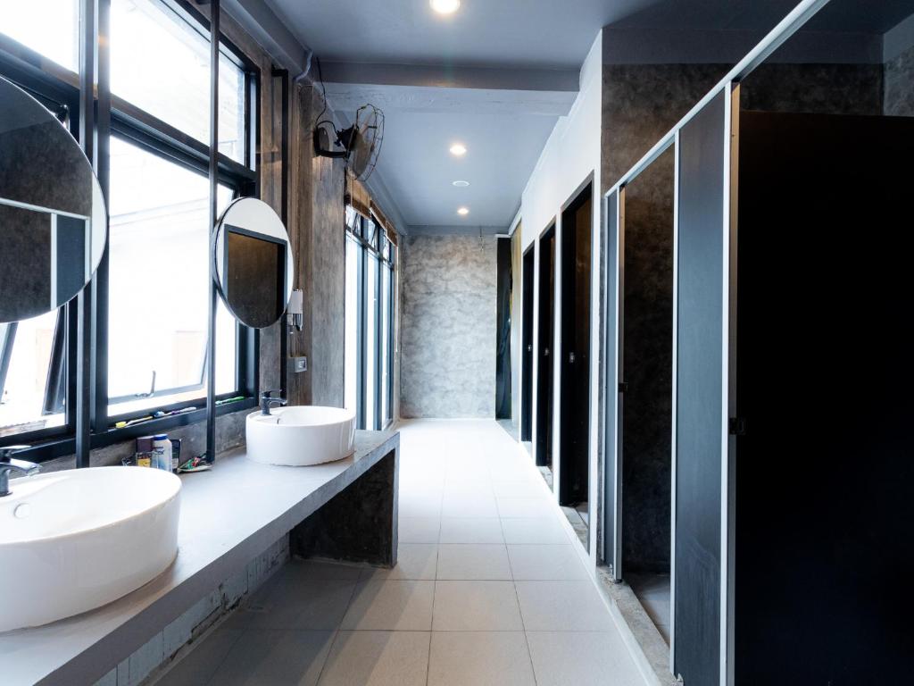 カオサン ソーシャル カプセル ホステルのバスルーム