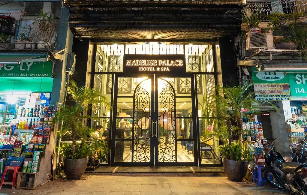 マデリーゼ パレス ホテル&スパの外観