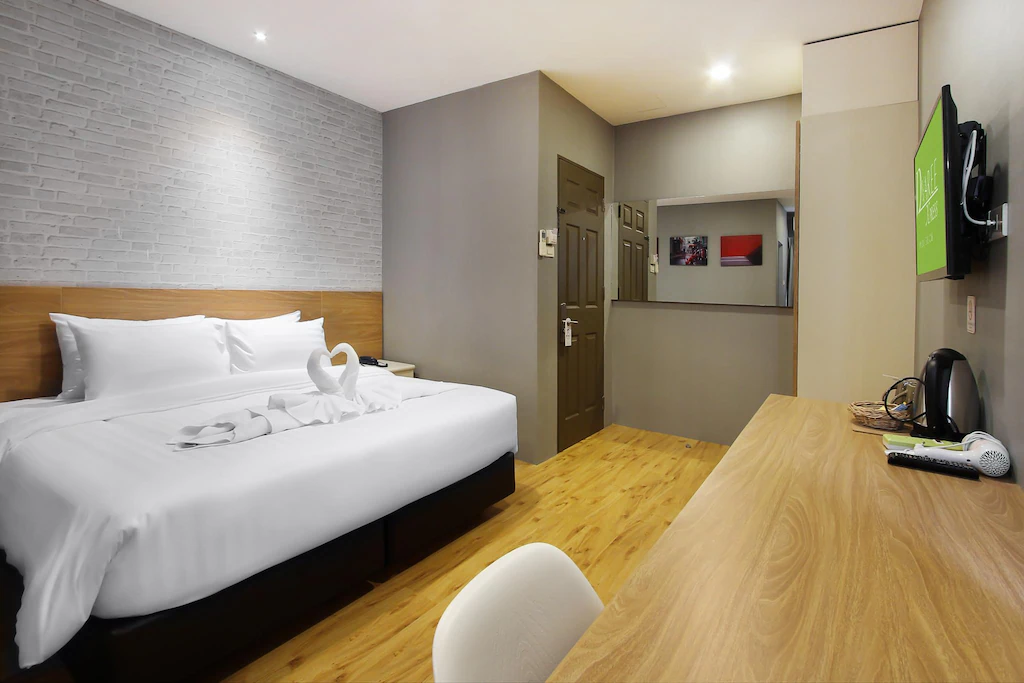 プーラ シーロムの部屋