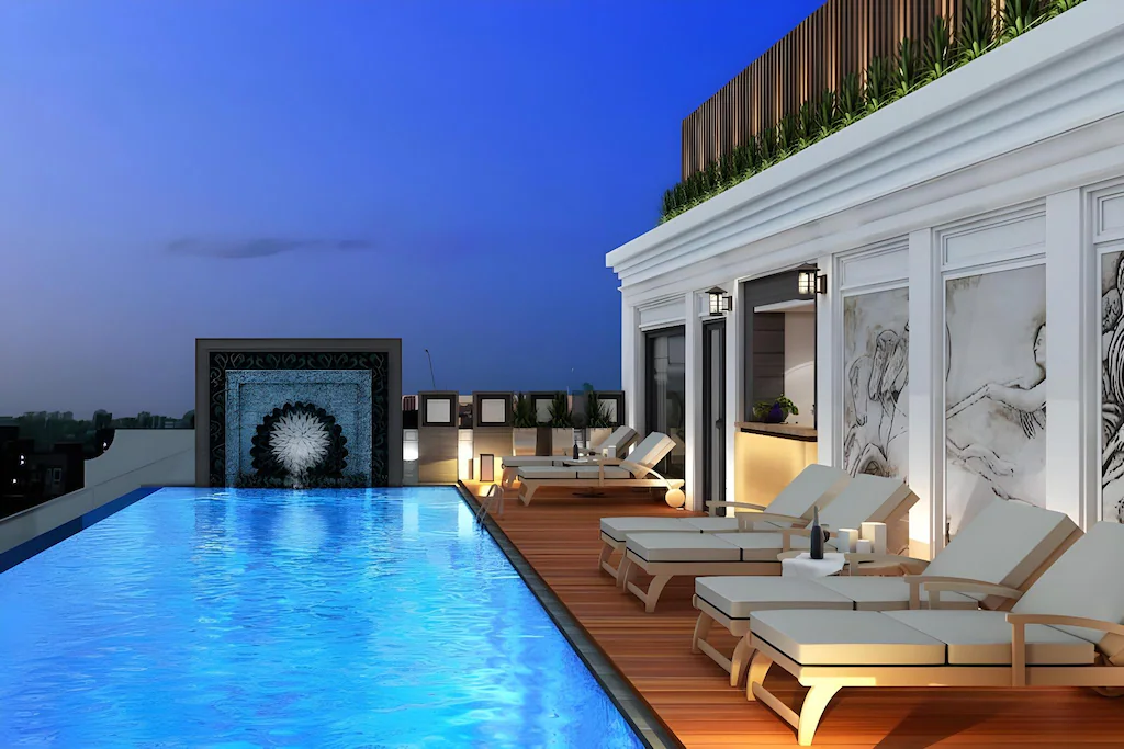 ザ ラピス ホテルの屋上プール