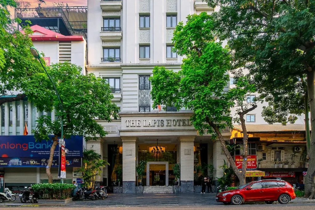 ザ ラピス ホテルの外観