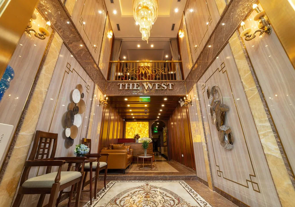 ザウエストホテルの外観