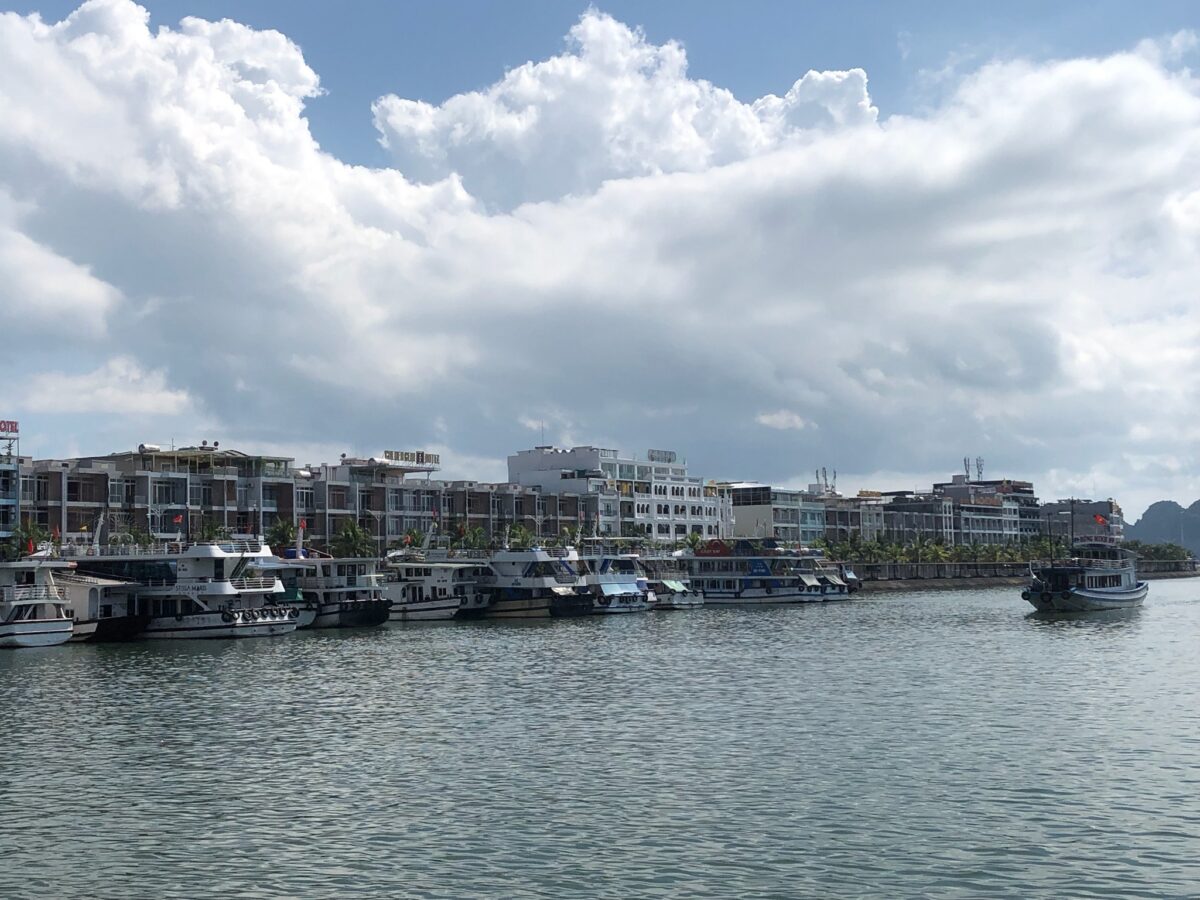 ハロン湾ツアーの船乗り場