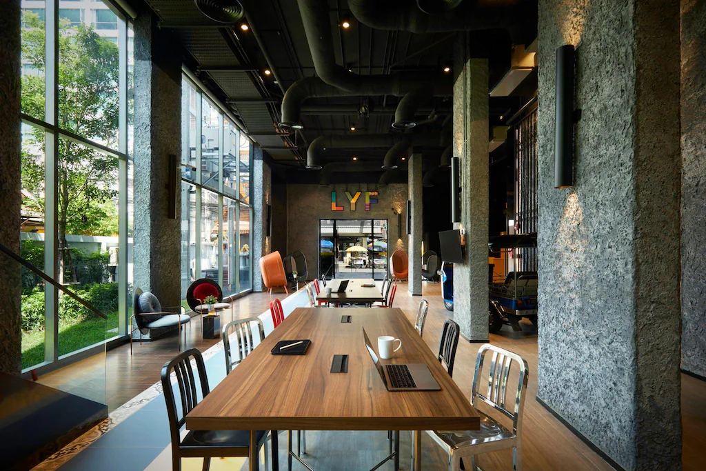 リーフ スクンビット 8 バンコク ホテルのレストラン