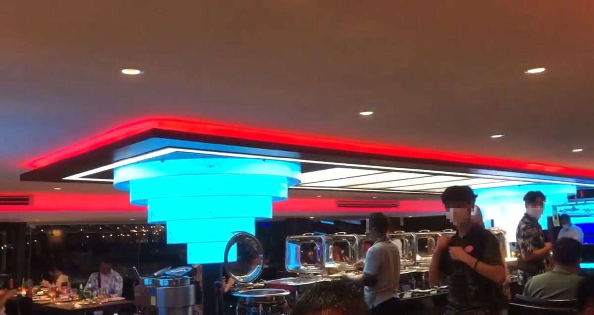 チャオプラヤ川クルーズのビュッフェ