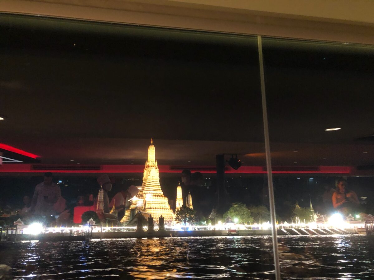 チャオプラヤ川クルーズの景色