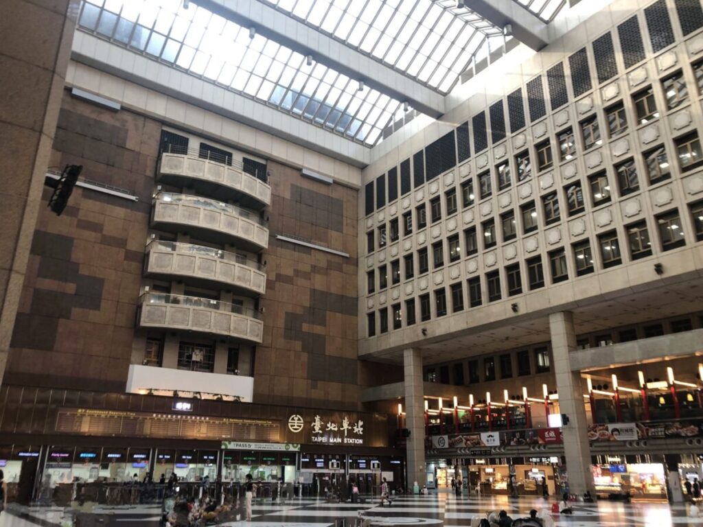 台北駅外観