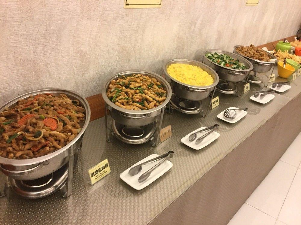 トゥモロー ホテルの食事